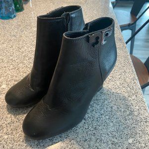 Tory Burch leather ankle boots, size 5
